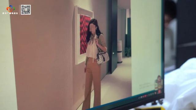 武汉警方抓获32名“白富美”！尊龙凯时新版APP破门而入！(图1)